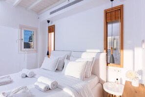 3 bedrooms, in-room safe, iron/ironing board, free WiFi