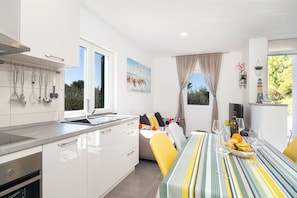 House | Private kitchen | Full-size fridge, oven, electric kettle, toaster