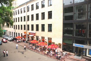One bedroom. 17 Khreshchatyk str. Centre of Kiev - 2175 | View from room - Kyiv Apartments (Kyiv)