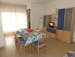Apartment, 2 Bedrooms (A30396) | View from room