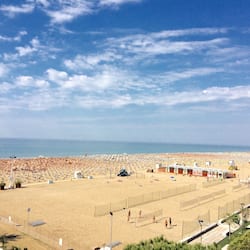 Am Strand, weißer Sandstrand