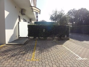 Free self parking