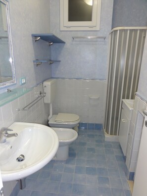 Apartment, 2 Bedrooms (A80157) | Bathroom | Shower, bidet, towels
