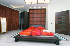 One bedroom. Luxe. 29.Kreschatyk str. Centre - 2139 | Roupas de cama premium, edredons de pluma, ferros/tábuas de passar roupa