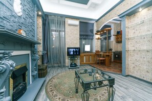 Premium bedding, down duvets, iron/ironing board, free WiFi - Kyiv Apartments Rent (Kyiv)