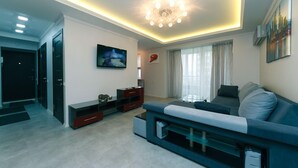 Apartemen Mewah, 3 kamar tidur, Bebas Asap Rokok (4006)
