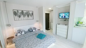 Studio. 3 L.Ukrainky blvd. str. Near Gulliver