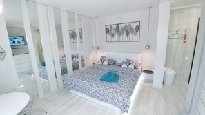 Studio. 3 L.Ukrainky blvd. str. Near Gulliver