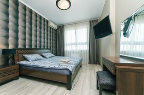 Premium bedding, down duvets, iron/ironing board, free WiFi - Kyiv Rent Apartments (Kyiv)
