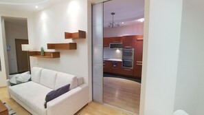 One bedroom. Luxery. 44 Shota Rustaveli St. Centre - 2006 | Premium bedding, down comforters, iron/ironing board, free WiFi - Kyiv Rent Apartments (Kyiv)