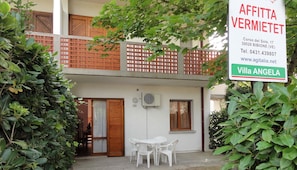 Apartment, 2 Bedrooms (B20143) | Terrace/patio