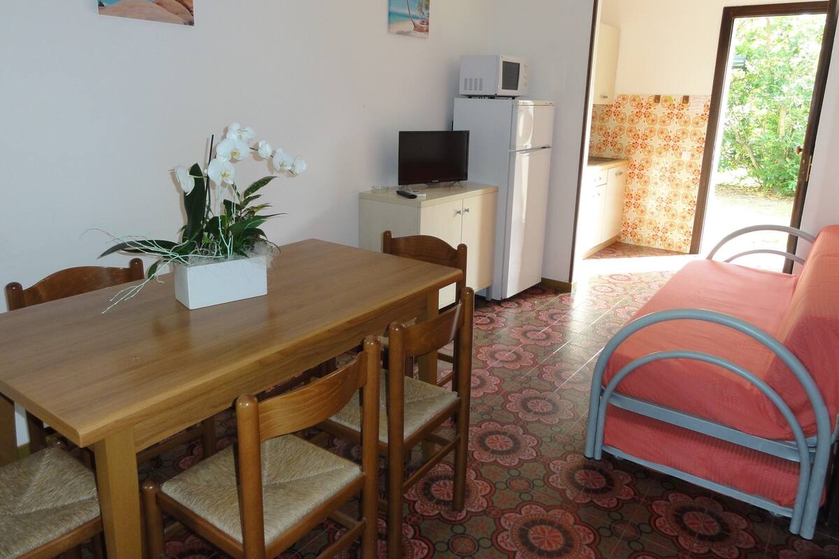 Apartment, 2 Bedrooms (B20143) | Living area | TV