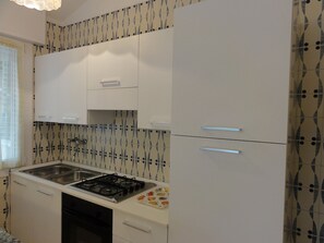 Appartement, 2 chambres (B20024) | Cuisine privée | Grand réfrigérateur, plaque de cuisson