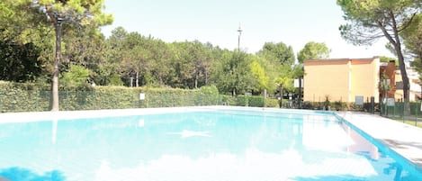 Seasonal outdoor pool