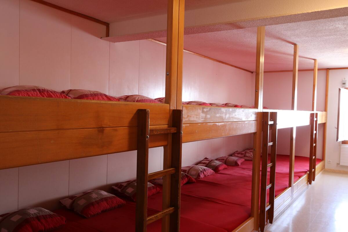 Gemeinsamer Schlafsaal, Gemischter Schlafsaal, Gemeinschaftsbad (20 people) | 4 Schlafzimmer, kostenloses WLAN