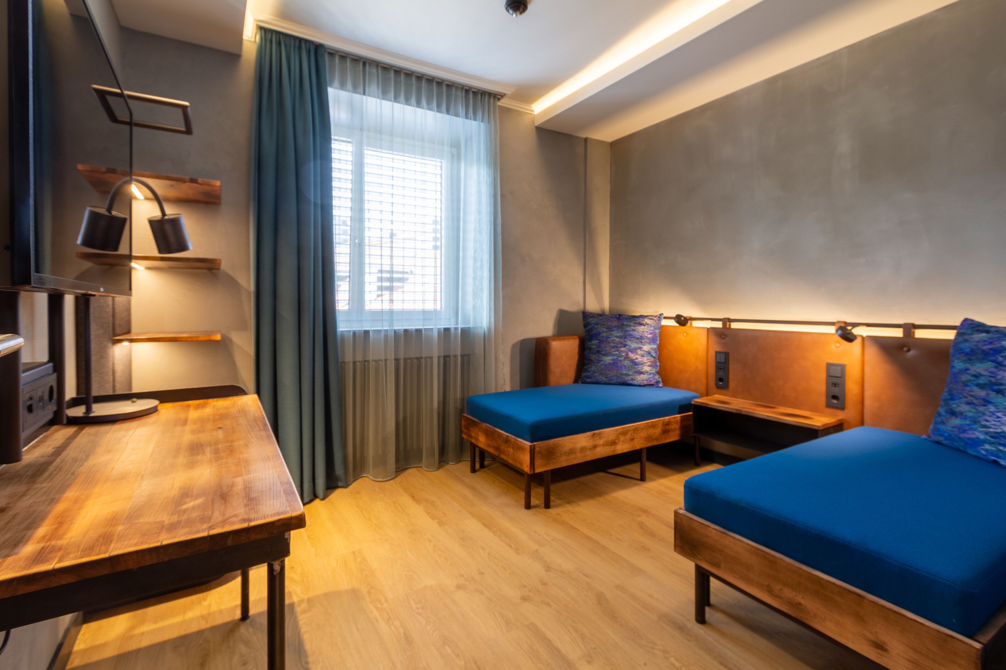 studio suite | hypo-allergenic bedding, in-room safe, desk, blackout curtains