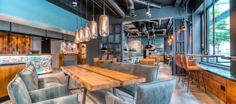 Unsölds Factory Hotel