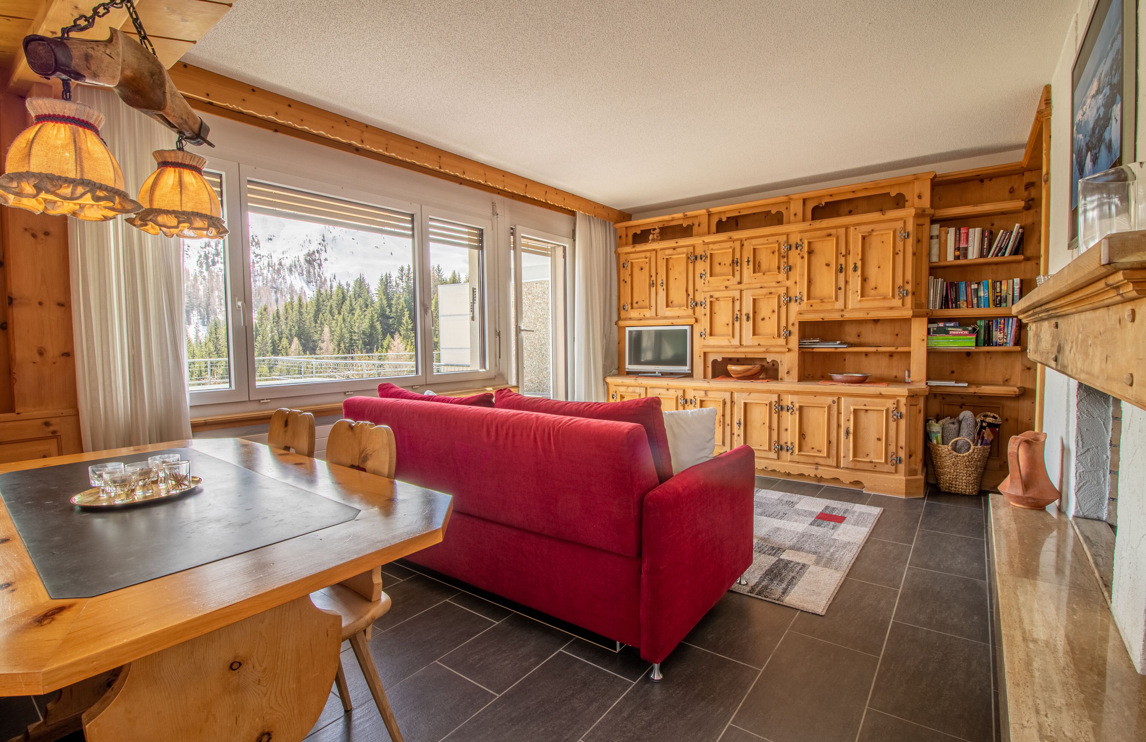 Apartment | Living room | Flat-screen TV, fireplace