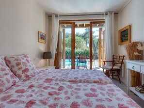 5 bedrooms, travel crib, free WiFi, bed sheets - Beautiful private villa for 10 guests with WIFI, private pool, TV, terrace and pets allowed (Lacanau-océan)