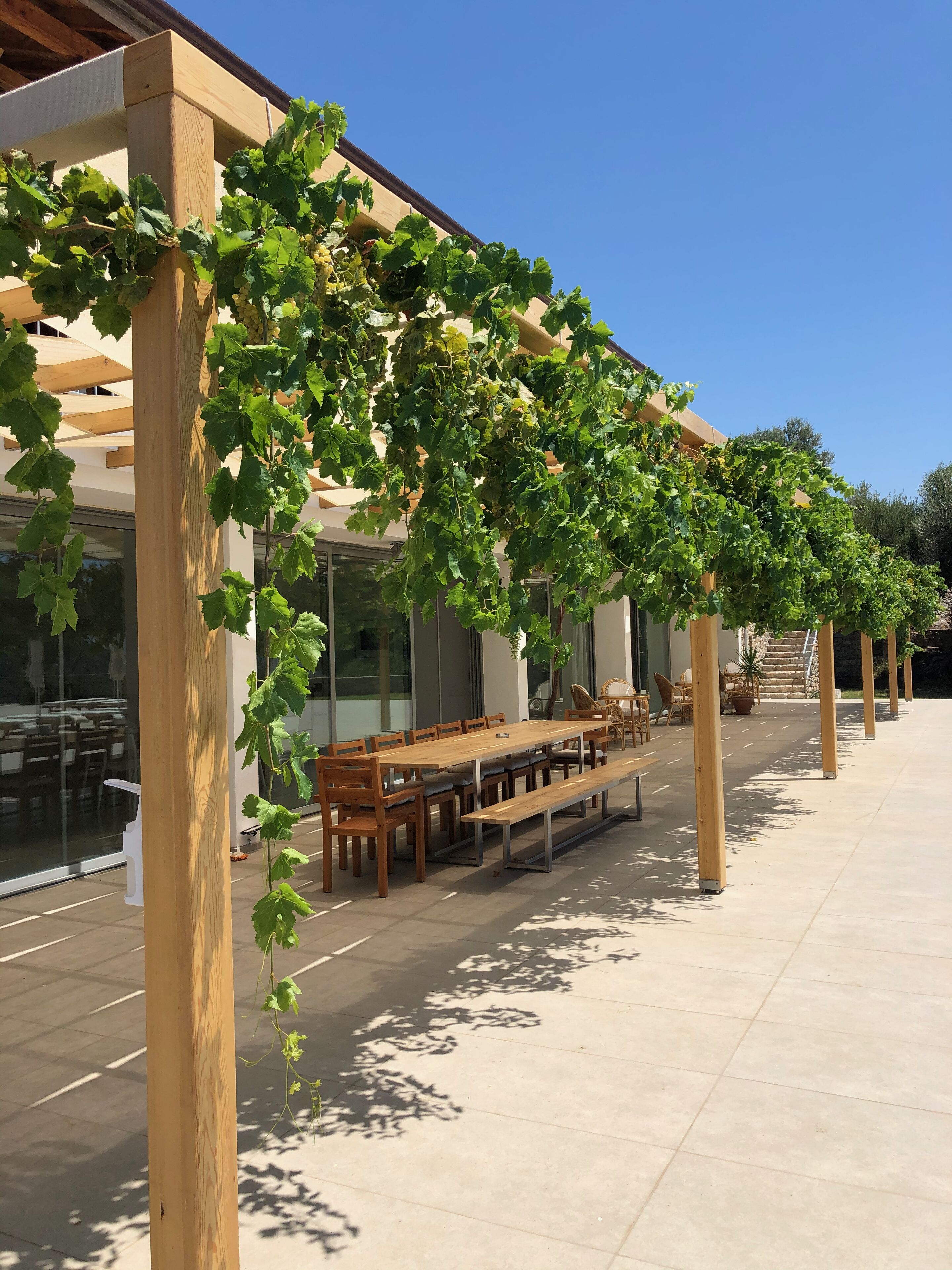 Poolside bar