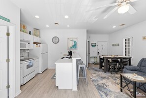 Fridge, microwave, oven, stovetop - Quiet 2BR Golf Villa in Sunset Beach. (RP3209) (Sunset Beach)