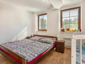 5 soverom, reiseseng for barn, wi-fi (inkludert) og sengetøy