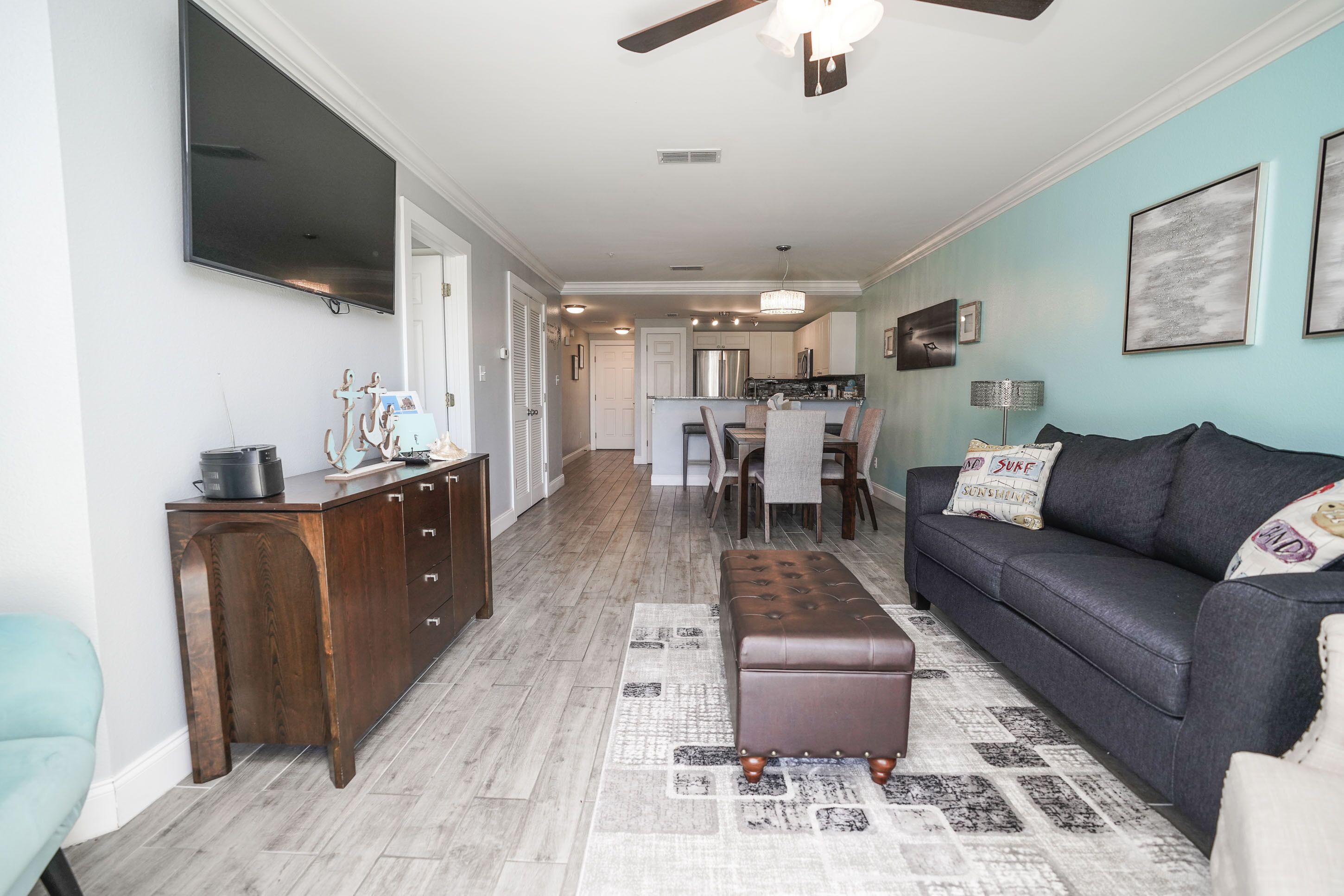 En 55-tommers LED-TV med kabel-kanaler samt TV