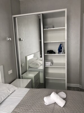 1 soverom, strykejern/-brett, wi-fi og sengetøy