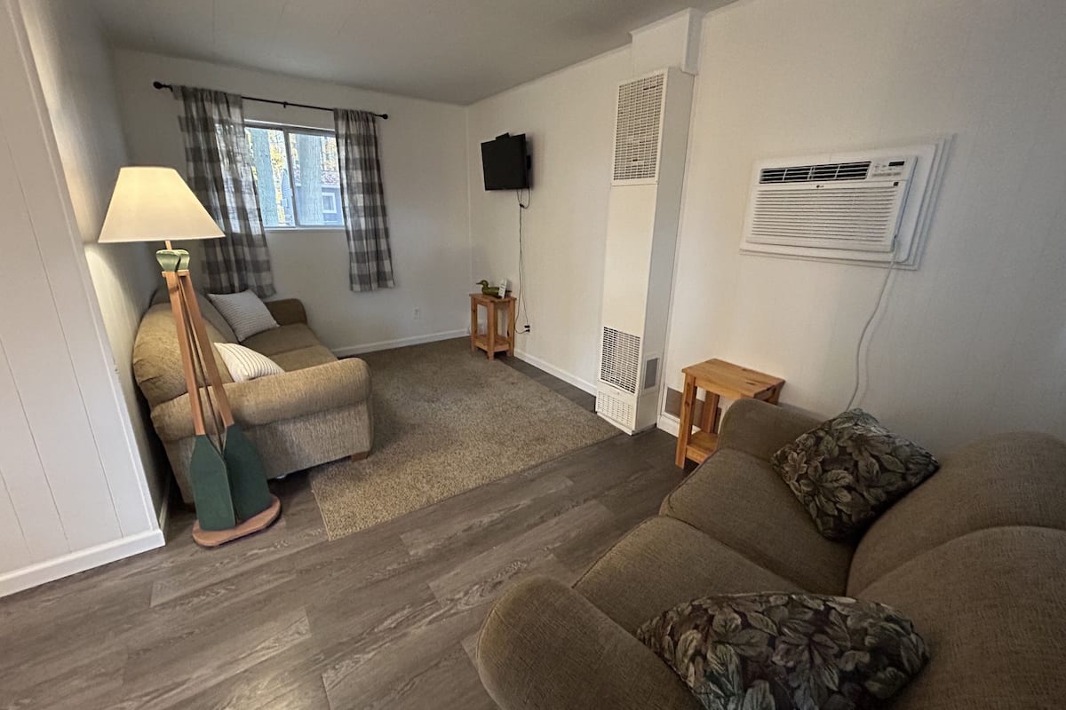 Cottage #4 Northern Michigan, 2 Bedroom | 免費無線上網、床單
