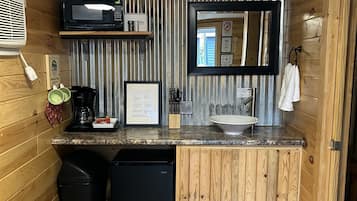 Cottage #5 The Coneflower, 1 Bedroom | Free WiFi, bed sheets