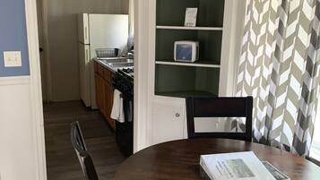 The Main House, 3 Bedroom | Dining room