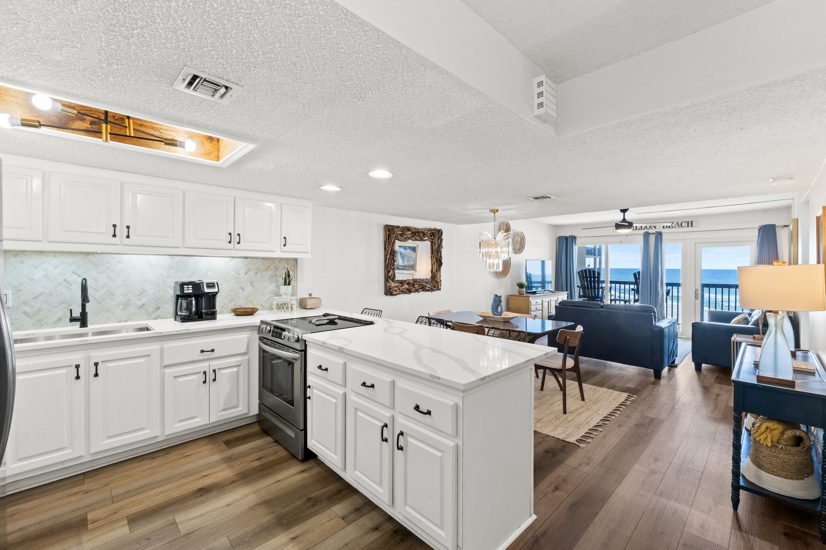 公寓客房 | 私人廚房 | 大型冰箱、微波爐、烤箱、爐台