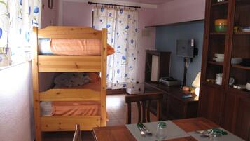 1 chambre, fer et planche Ă repasser, Wi-Fi, draps fournis