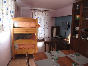 1 camera, ferro/asse da stiro, Wi-Fi, lenzuola