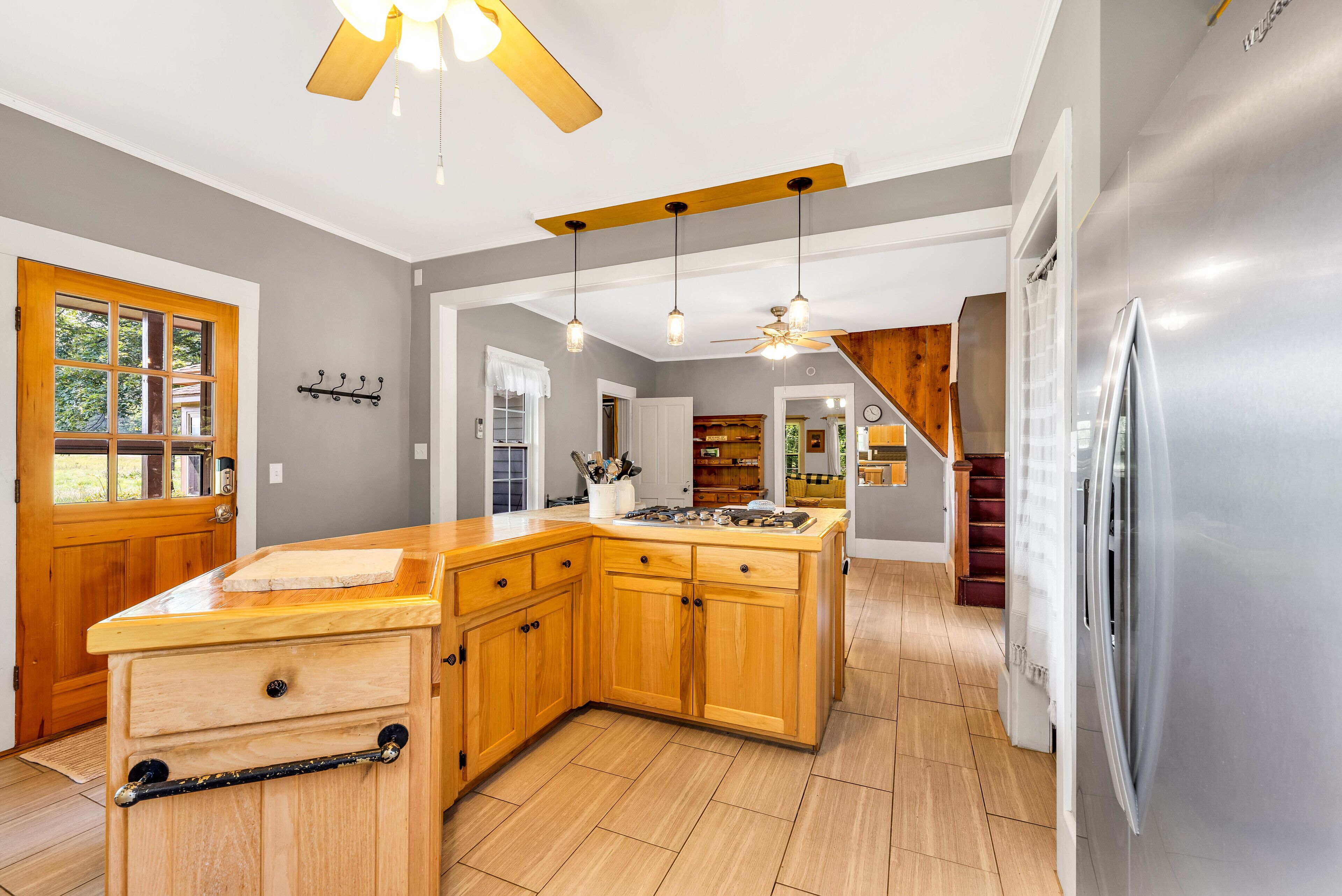 雪櫃、微波爐、焗爐、爐具