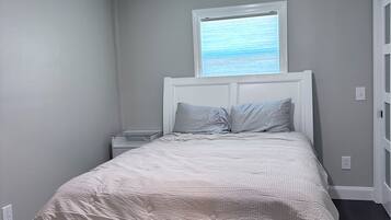 3 bedrooms, free WiFi, bed sheets