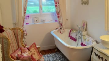 9 bedrooms, individually decorated, individually furnished