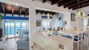 Dining - 2CANY01 - Spectacular luxury house with private outdoor and indoor pool, located in a privileged area on the cliff of Cala Canyelles with magnificent views of the sea (Lloret de Mar)