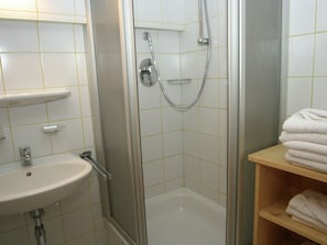 Bathroom - Contemporary Apartment in Altenmarkt im Pongau near Ski Area (Altenmarkt im Pongau)