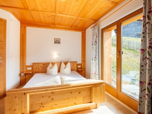 Chalet | 6 bedrooms, bed sheets - Chalet in Zell am Ziller Near Ski Lift (Gerlosberg)