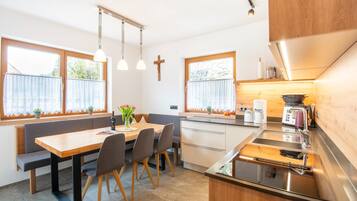 Chalet | Dining
