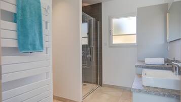 Villa | Bathroom