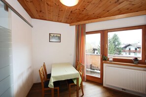 Apartment | Dining - Apartment in Stumm Near Zillertal Ski Area (Stumm)