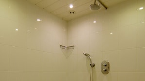 House | Bathroom | Shower, towels - Gorgeous Holiday Home in Monclar With Private Pool (Monclar, Lot-et-Garonne)