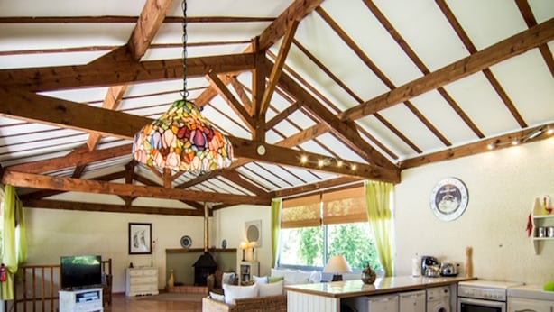 Coffee/tea maker, fridge, microwave, oven - Gorgeous Holiday Home in Monclar With Private Pool (Monclar, Lot-et-Garonne)