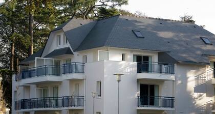 Majestic Apartment With Dishwasher in Nice Harbor Town