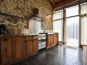Private kitchen - Farmhouse in Pyrenees With Pool (Terrou)