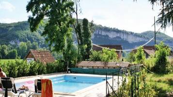 Kolam renang outdoor