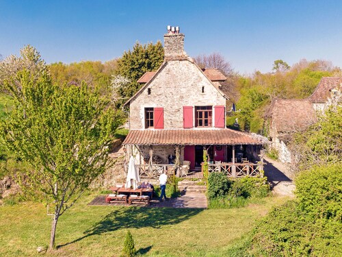 Dreamy Holiday Home in Clermont d' Excideuil With Fireplace