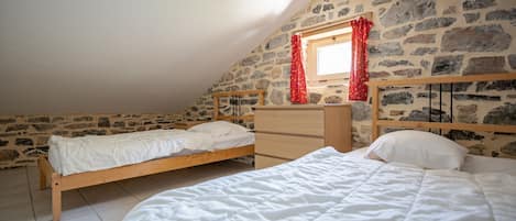 House | 3 bedrooms, individually furnished